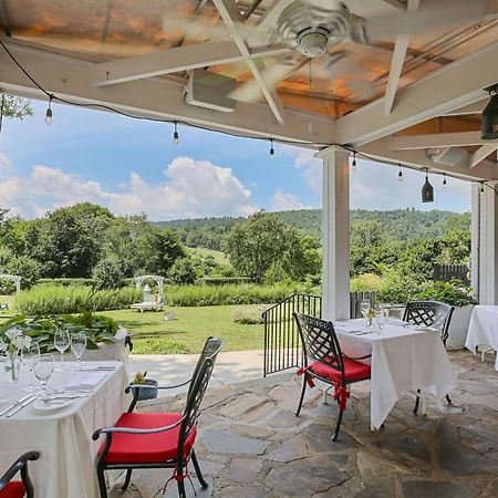 Paris Ashby Inn & Restaurant מראה חיצוני תמונה