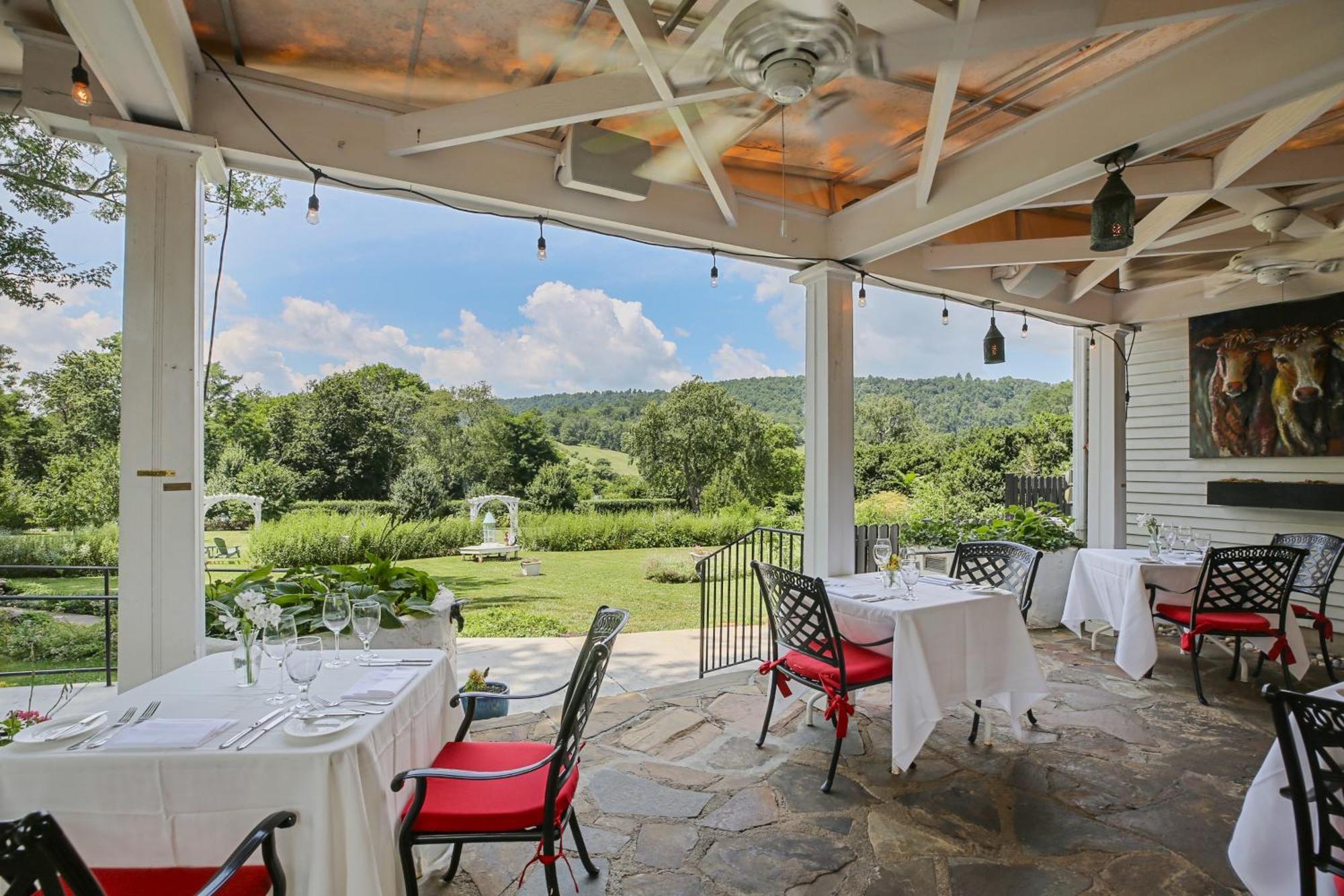 Paris Ashby Inn & Restaurant מראה חיצוני תמונה